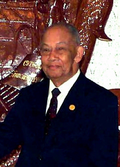 The Prime Minister, Dr. Manmohan Singh meeting with the President of Laos, Mr. Khamtay Siphandone at Vientiane in Laos on November 29, 2004 (cropped).jpg