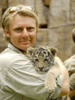 Wes Mannion with Tiger.jpg