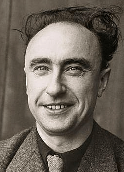 Yves Tanguy (by Denise Bellon).png