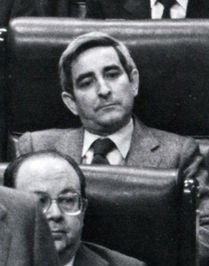(Cisneros) Leopoldo Calvo Sotelo en el pleno del Congreso de los Diputados (cropped).jpeg