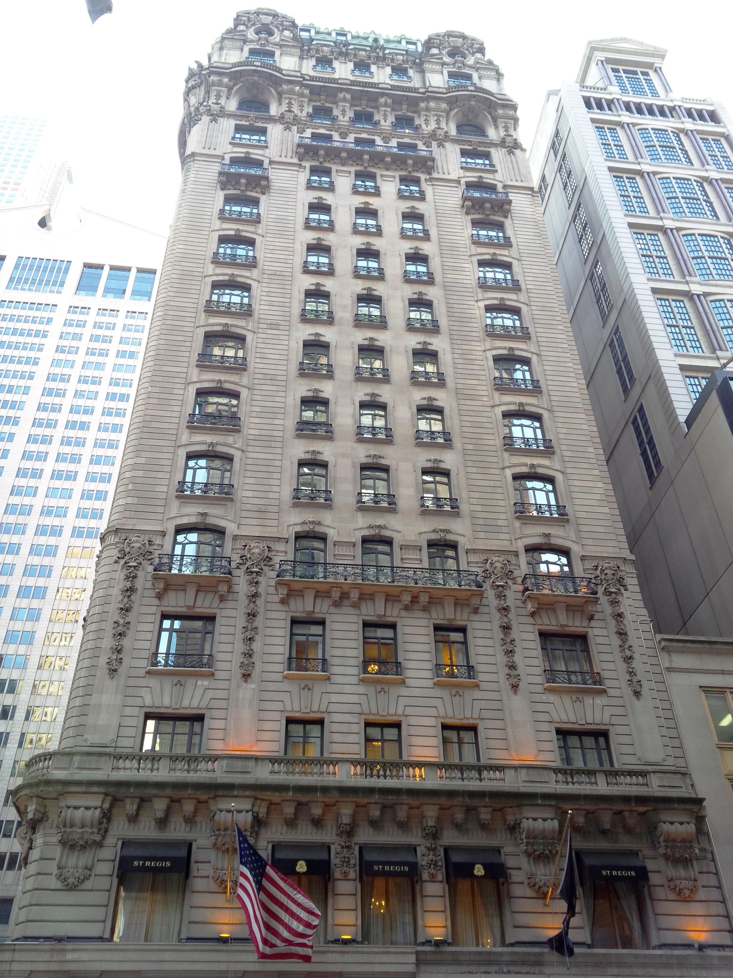 The hotel's Fifth Avenue façade in 2015