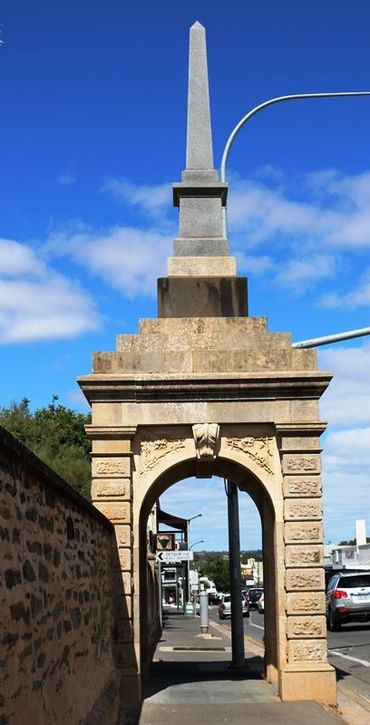 McKinlay Monument, Gawler, South Australia.jpg