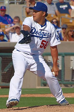 Hung-Chih Kuo pitching for the Los Angeles Dodgers in 2011 Spring Training (Cropped)