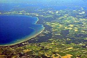 Aerial - Wasaga Beach, Ontario from SW 01 - white balanced (9656223451)