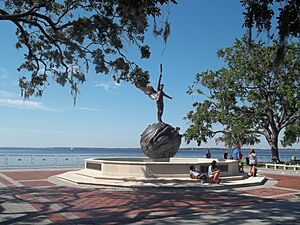 Jax FL Memorial Park statue1-05