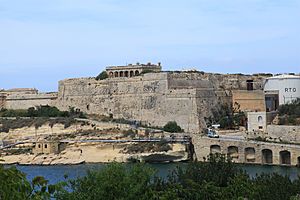 Malta - Kalkara - Triq Rinella + Rinella Bay + Fort Ricasoli 02 ies