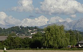 Mont-Blanc depuis Puplinge, canton de Genève, Suisse.jpg