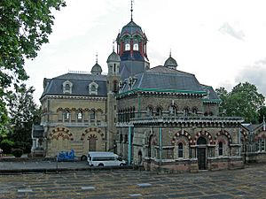Old Abbey Mills Pumping Station, Stratford. - geograph.org.uk - 445286