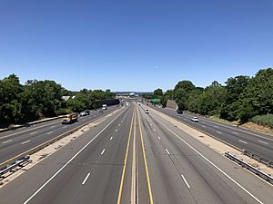 2021-06-17 11 02 06 View west along Interstate 80 (Bergen-Passaic Expressway) from the overpass for Queen Ann Road in Bogota, Bergen County, New Jersey
