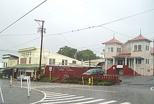 Honomu during rainstorm, 2008. The building to the right is the Köyasan Shingon Mission