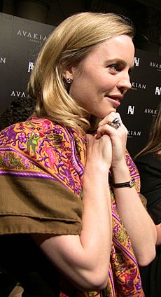 Melissa George at Avakian Beverly Hills Boutique (cropped)
