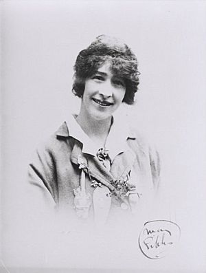 1916 photographic portrait