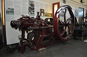 Oil Engine - geograph.org.uk - 2194963