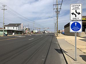 2018-10-04 13 32 41 View north along Ocean County Route 607 (Long Beach Boulevard) at 25th Street in Ship Bottom, Ocean County, New Jersey