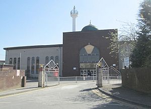 Markazi Masjid - junction of Pentland Street & South Street (geograph 3932877)