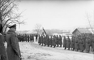 Bundesarchiv Bild 101I-141-1258-08, Russland-Mitte, Soldaten der französischen Legion, Hans Günter v. Kluge