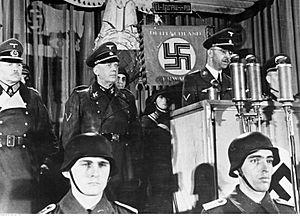 Bundesarchiv Bild 146-1987-128-10, Rede Heinrich Himmler vor Volkssturm