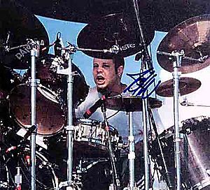 Drummer John Otto of Limp Bizkit in 2006.jpg