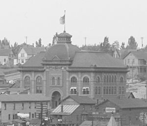 Marquette City Hall - circa 1908