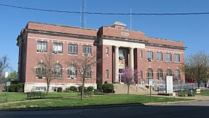 Massac County Courthouse in Metropolis