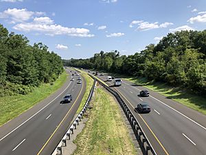 2021-08-24 15 03 19 View east along New Jersey State Route 24 from the overpass for Greenwood Avenue in Madison, Morris County, New Jersey