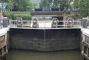 Grosvenor Canal, London - geograph.org.uk - 1414541.jpg