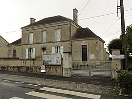 Louvigny (Sarthe) mairie.jpg