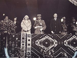 Pirotski cilim Kralj Aleksandar 11 Nov 1930 kraljevska bina