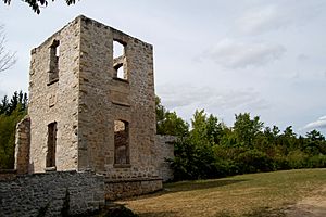 Ruins (1166822791)