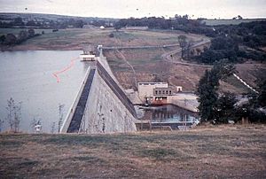 Llys-y-fran Reservoir Dam - geograph.org.uk - 673878