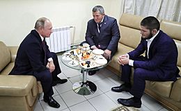 Встреча с российским борцом Хабибом Нурмагомедовым