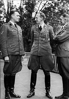 Bundesarchiv Bild 146-1972-039-28, Heydrich und K.-H. Frank in Prag