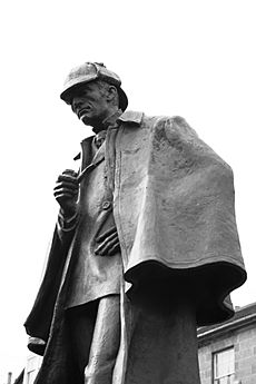 Statue of Sherlock Holmes in Edinburgh