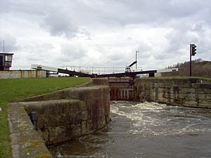 Lock on the Aire and Calder Navigation