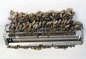 Memoria a tamburo magnetico per sistema IBM 650 - Museo scienza tecnologia Milano D1171