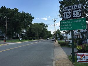 2016-07-21 15 27 39 View south along U.S. Route 15 and east along U.S. Route 33 (Main Street) just southeast of Virginia State Route 231 (Gordon Avenue) in Gordonsville, Orange County, Virginia