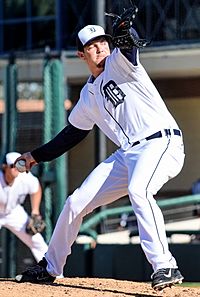 Corey Knebel pitching for the Detroit Tigers in 2014 Spring Training (Cropped)