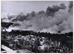 Bombardement Bezuidenhout, 1945-03-03.jpg