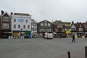 Salisbury, Market Square - geograph.org.uk - 2357241