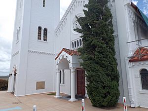 Entrance to Holy Trinity Anglican Church, Woolloongabba.jpg