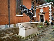 Statue St Pauls Covent Garden