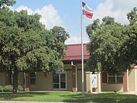 Texas DOT office in La Pryor IMG 4255
