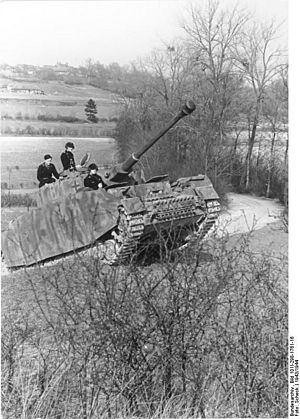 Bundesarchiv Bild 101I-298-1761-16, Nordfrankreich, Panzer IV