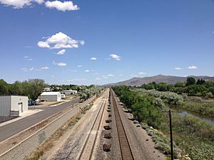 2014-06-04 12 04 00 View east along the Union Pacific Railroad from the 5th Street Bridge in Elko, Nevada