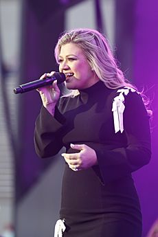 Kelly Clarkson 2018 DoD Warrior Games Opening Ceremony 11