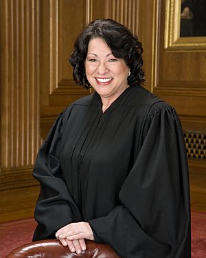Official portrait of Sonia Sotomayor in 2009