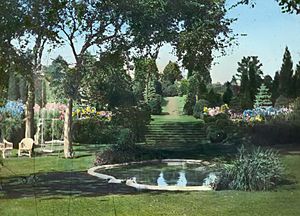 Sunken terrace garden at Killenworth - George Dupont Pratt house - Glen Cove New York - 1918
