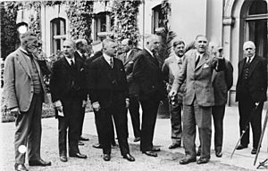 Bundesarchiv Bild 102-13532, Berlin, Kabinett von Papen