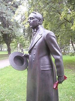 Hjalmar Söderberg-statyn 14 Sep 2010 132