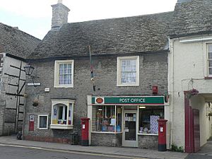 Lechlade, post office and postbox No.s GL7 1 and GL7 80 - geograph.org.uk - 527695